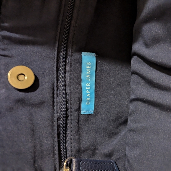 NWT Women's Draper James One Size Beige Straw Tote Bag with Navy Blue Scarf - Picture 3 of 5